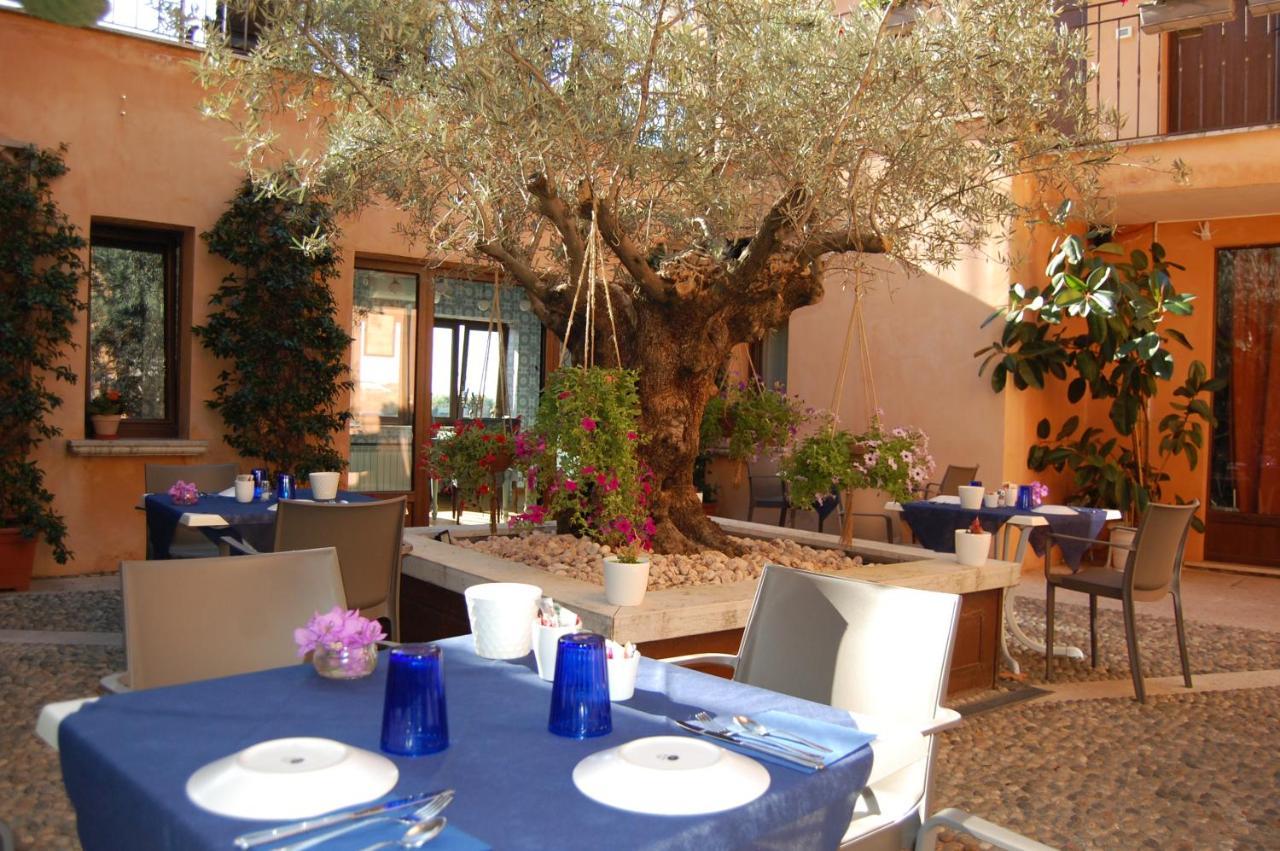 Antico Borgo B&B Con Spa - Adults Only Manerba del Garda Extérieur photo
